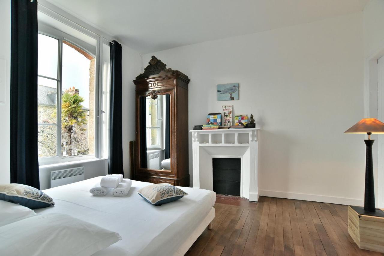 La Brise Cancalaise - Maison Typique Avec Vue Mer Cancale Exterior photo